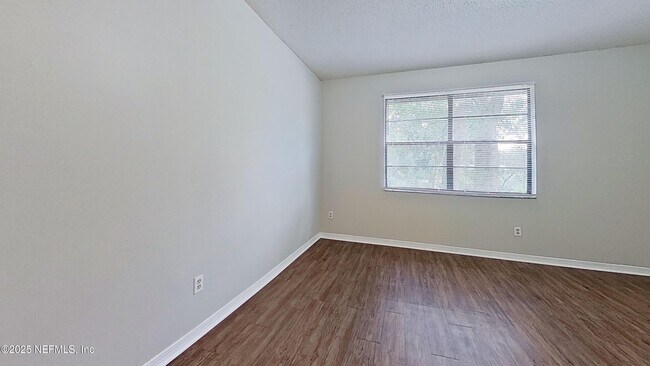 Building Photo - 477 Crabapple Ct