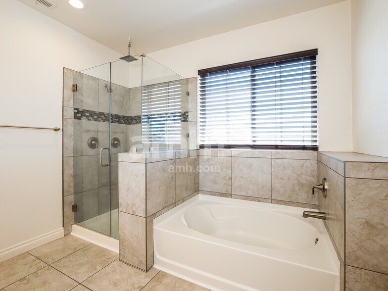 Building Photo - 18667 Granite Peak Ct