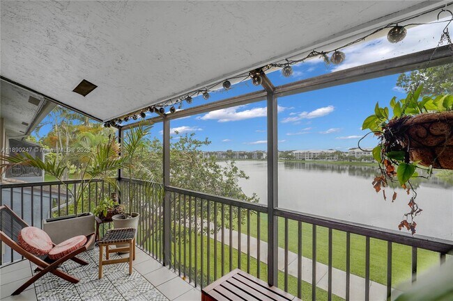 Building Photo - 2737 S Oakland Forest Dr