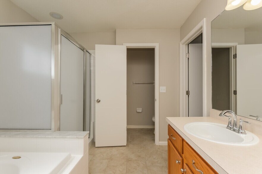 Building Photo - 1106 Summer Breeze Dr