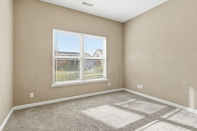 Building Photo - 3410 Monument Dr