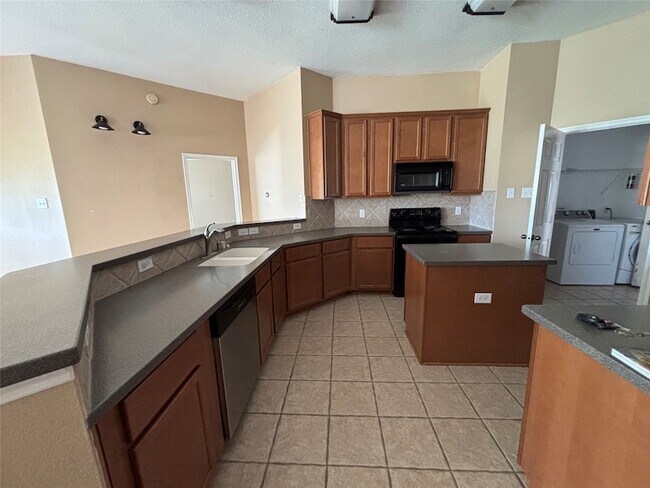 Building Photo - 10715 Lyndon Meadows Dr