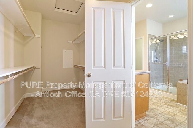 Building Photo - 4581 Bonraven Way