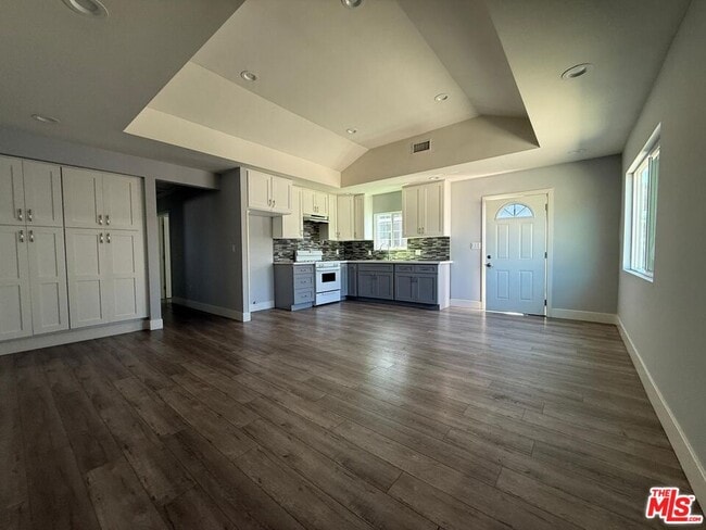 Building Photo - 8168 Whitsett Ave