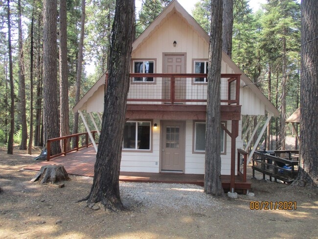 Primary Photo - One Bedroom PLUS Loft!! Completely redone!...