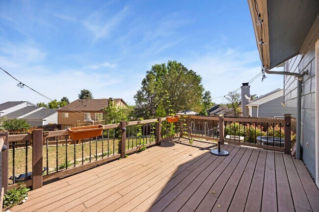 Building Photo - Spacious 3-Bedroom Home with 4th bedroom on lower level & Attached Garage