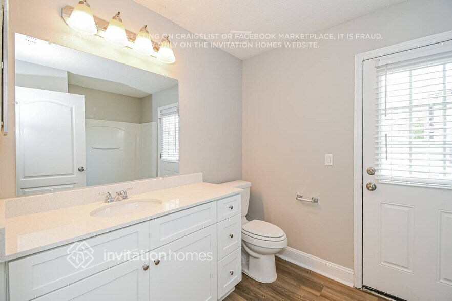 Building Photo - 10143 Meadow Point Dr