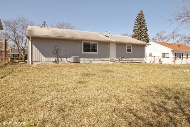 Building Photo - 22249 Latonia Ln
