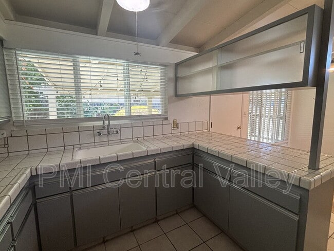 Building Photo - 944 Bridgewood Way