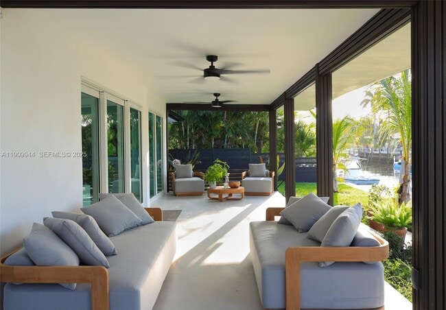 Building Photo - 2537 SE 10th Ct