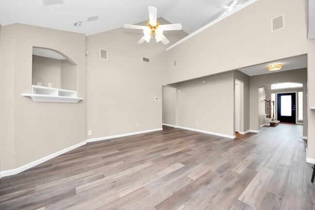 Building Photo - 1802 Whispering Forest Dr