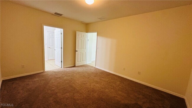 Building Photo - 4417 SW 15th Pl