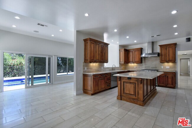 Building Photo - 23637 Park Belmonte