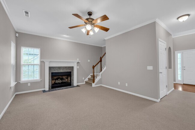 Building Photo - 5623 Crooked Creek Dr