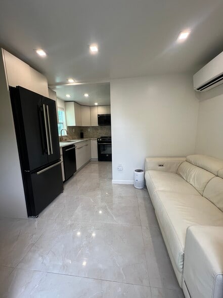 Building Photo - 416 El Prado