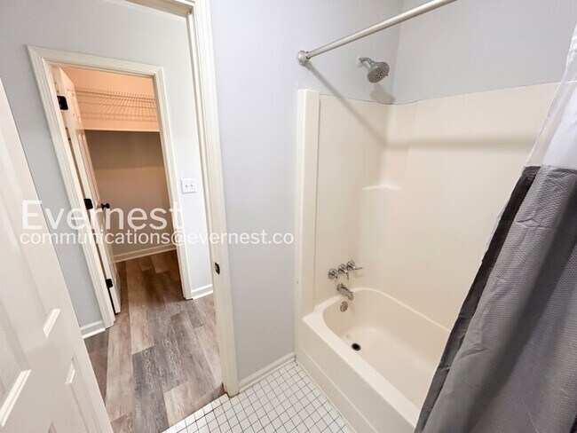 Building Photo - 640 Cranberry Trail