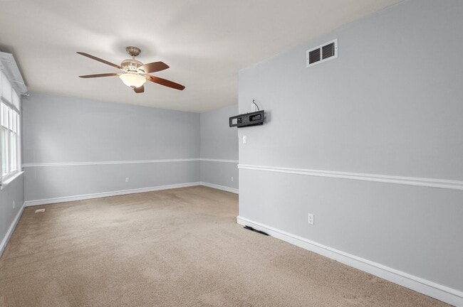 Building Photo - 6420 Thomas Paine Ct