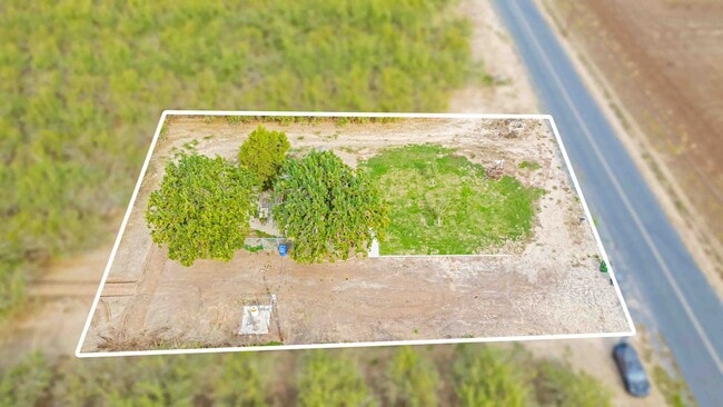 Building Photo - 2 bedroom / 1 bathroom available for rent ...