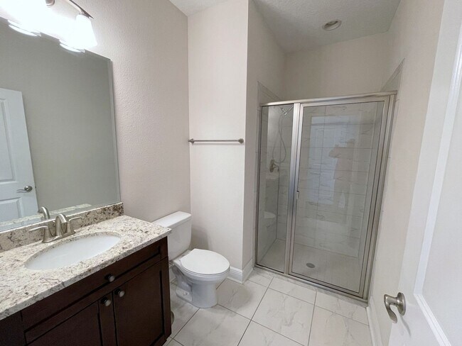 Building Photo - 4BR/3BA 2 story townhome in South Tampa/Pl...