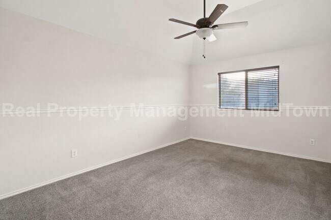 Building Photo - 12620 Summerwood Dr