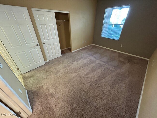 Building Photo - 10550 W Alexander Rd