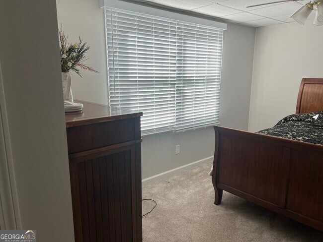 Building Photo - 638 Oberlochen Way