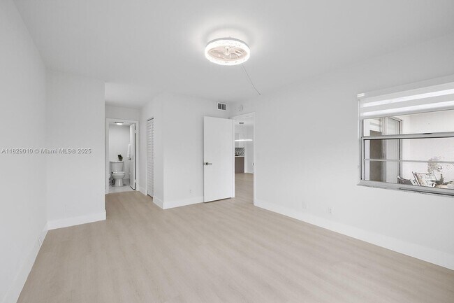 Building Photo - 12501 SW 14th St