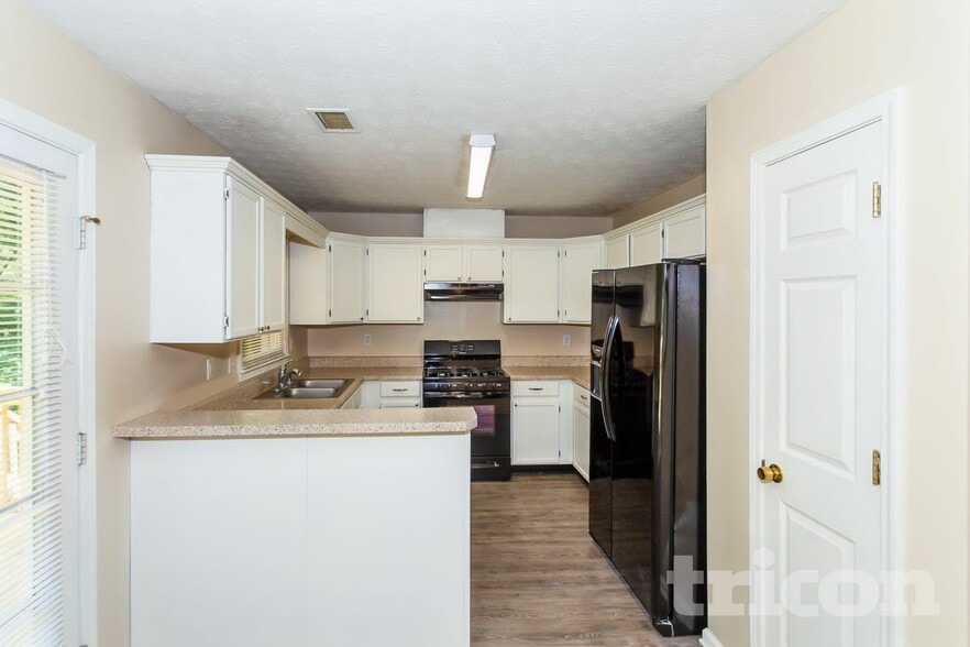 Building Photo - 1320 Timber Walk Dr