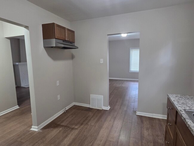 Building Photo - 15765 Ward Ave