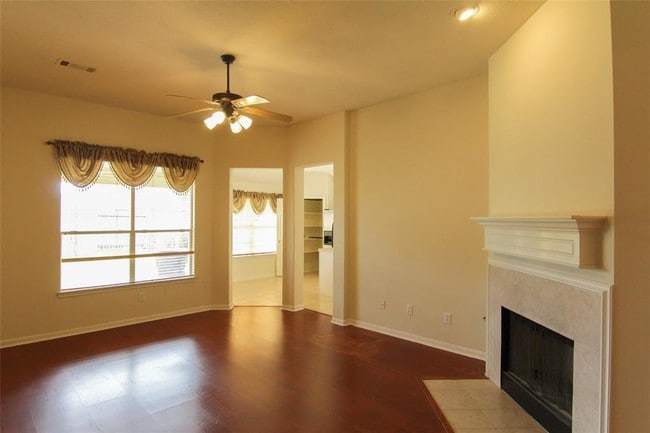 Building Photo - 3231 Stratford Pointe Dr