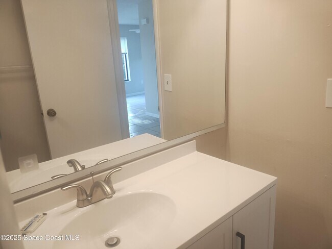 Building Photo - 200 International Dr