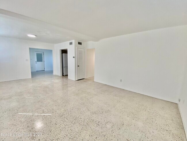 Building Photo - 480 Alice Dr