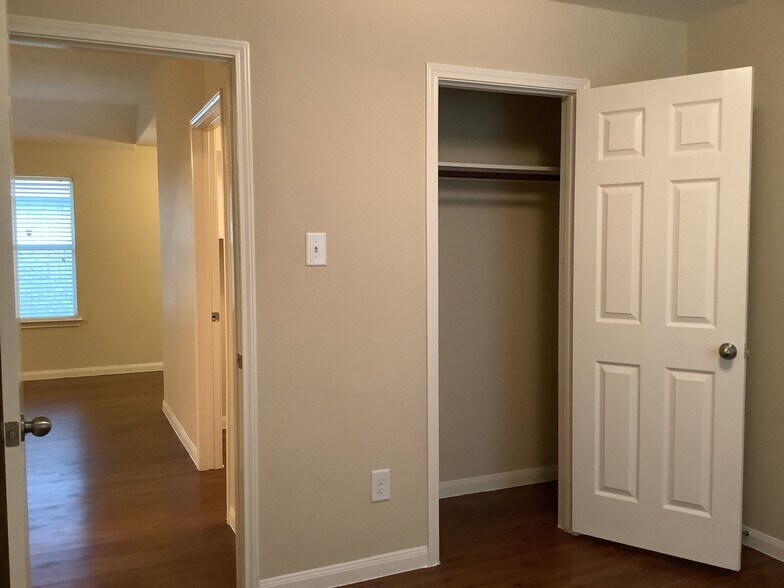 Building Photo - 6019 Brenwood Trails Ln