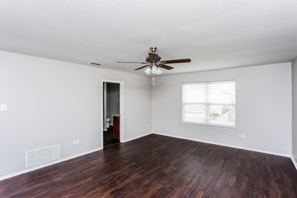 Building Photo - 5000 Caraway Dr