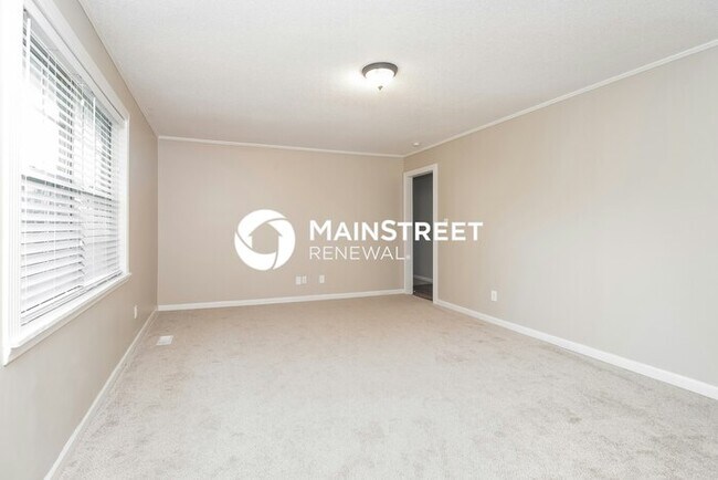 Building Photo - 5 Bedroom Pet-Friendly Home in Birmingham, AL with Main Street Renewal