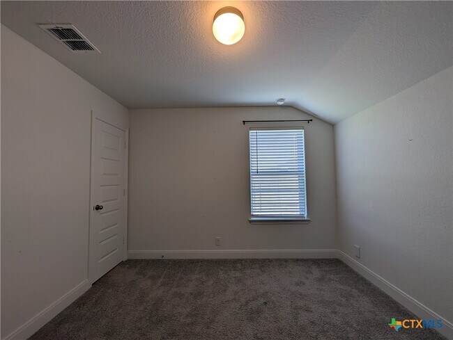 Building Photo - 2935 Aller