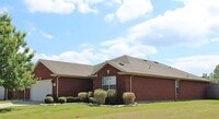 Building Photo - 3612 Applewood Rd