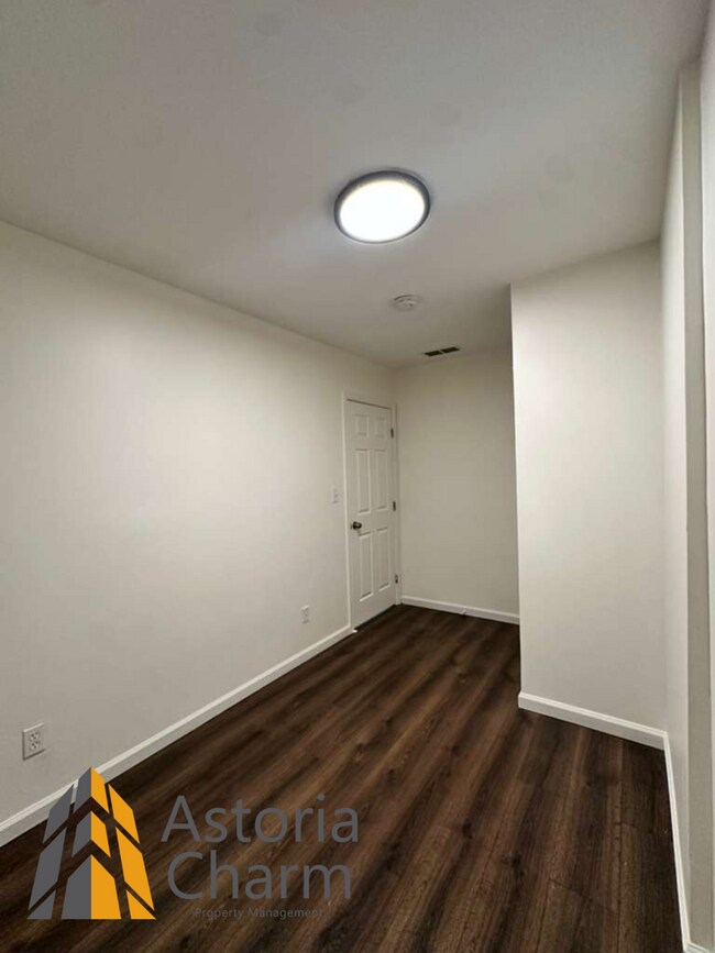 Building Photo - 3 Bedroom Plus Two Dens with Finished Basement on Harford Road