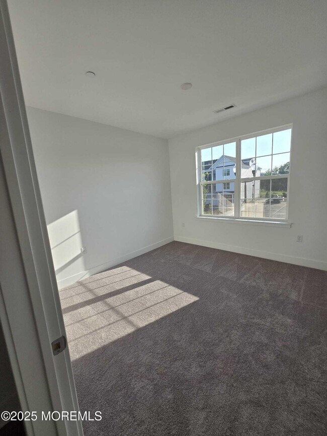 Building Photo - 28211 Radford Ct