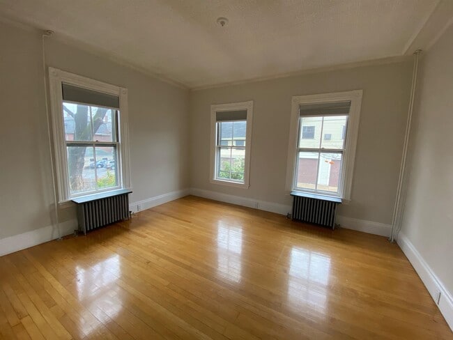 Building Photo - 15 Summit St