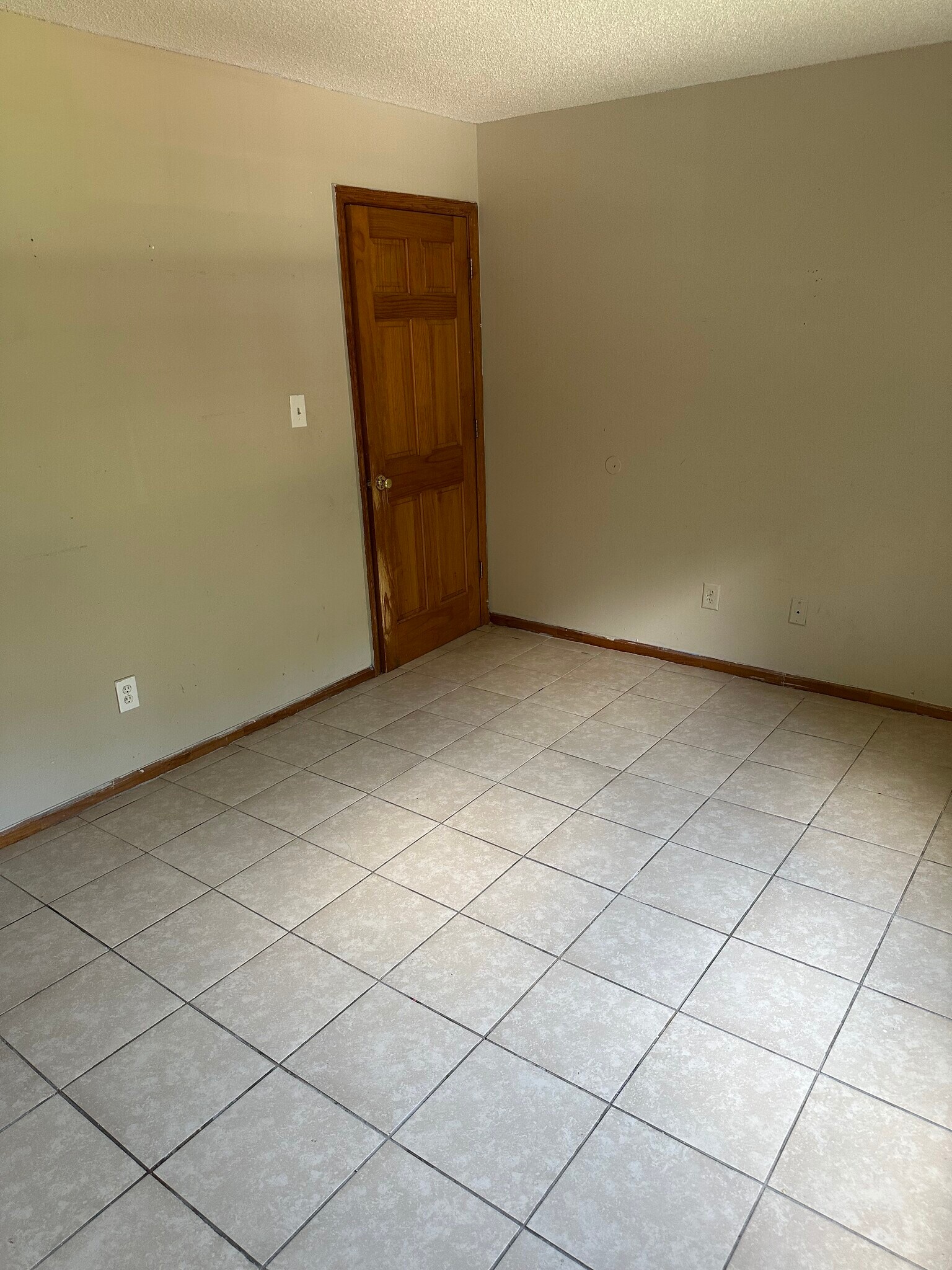 Building Photo - 51 Arkwright Ln