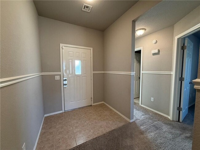 Building Photo - 950 Honeysuckle Dr