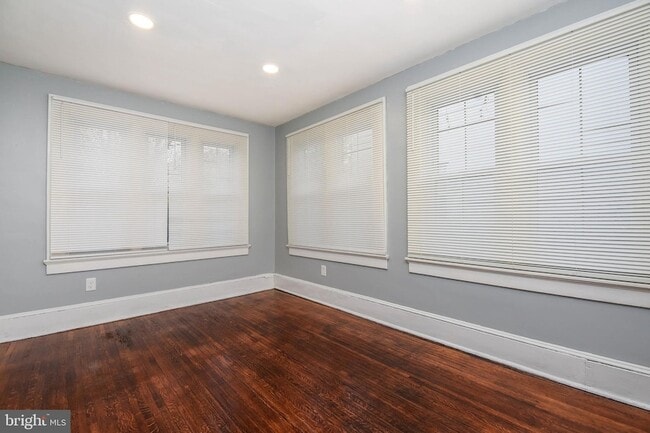 Building Photo - 2612 Olyphant Ave