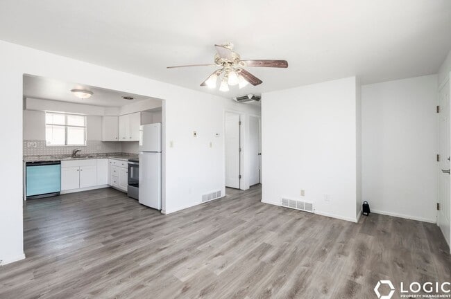 Building Photo - 266 N 300 W