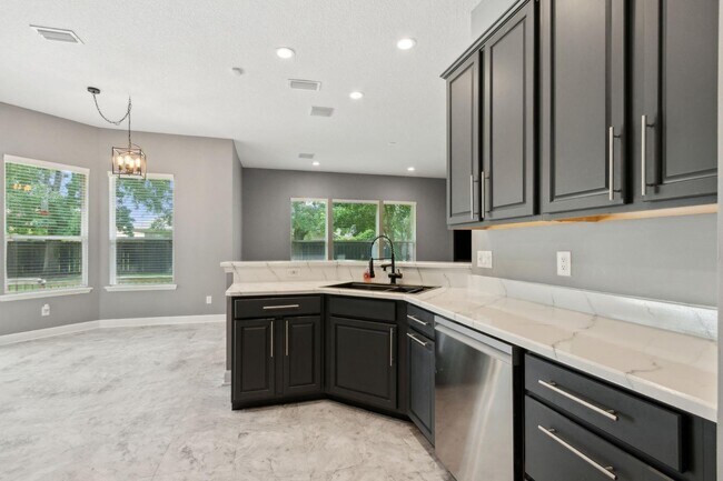 Building Photo - 14617 E Zachary Dr