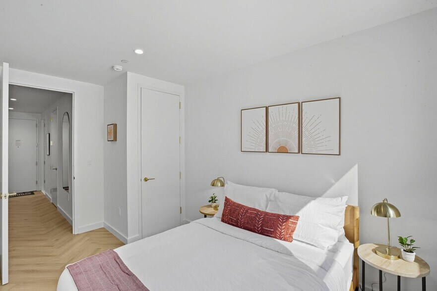 Building Photo - 980 6th Ave