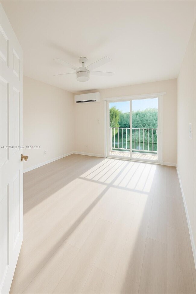 Building Photo - 2305 Tamarind Dr