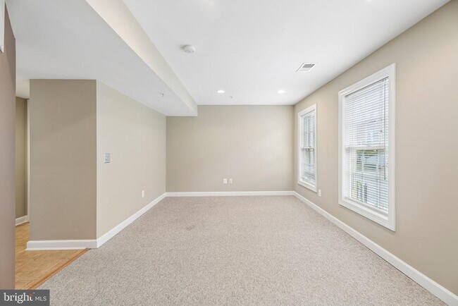Building Photo - 7979 Vigne Ct