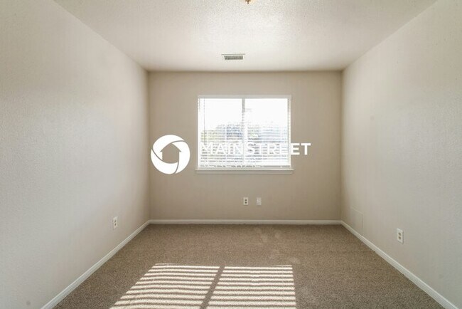 Building Photo - 3 Bedroom Pet-Friendly Home in HOUSTON, TX with Main Street Renewal