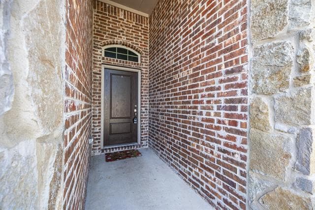 Building Photo - 4037 Woodford Dr